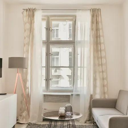 Comfortable Zizkov For 6 Pax Easybnb Prag