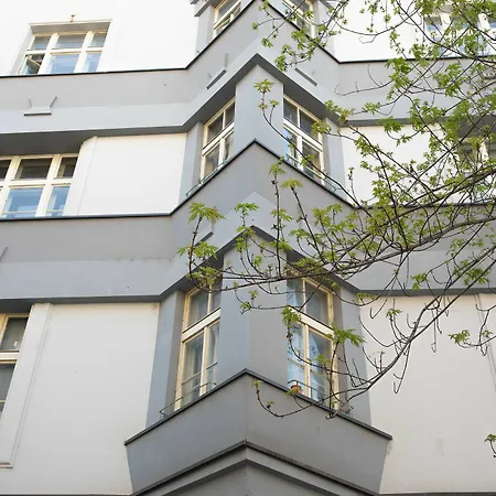 Comfortable Zizkov For 6 Pax Easybnb Prag